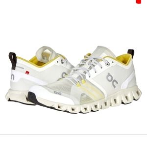 𝅺Qc On Running Shoes